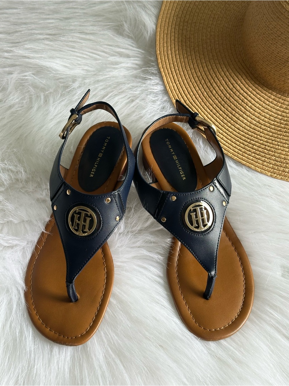 Tommy Hilfiger Navy Leather Thong Sandals with Gold Logo Sz 8.5M